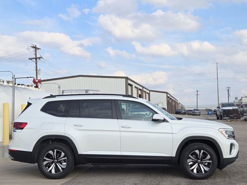 New 2026 Volkswagen Atlas SE image 3