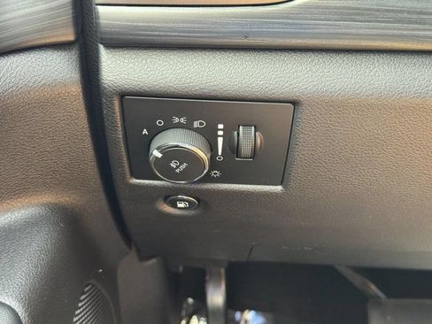 Used 2021 Jeep Grand Cherokee Laredo X AWD/4WD image 18