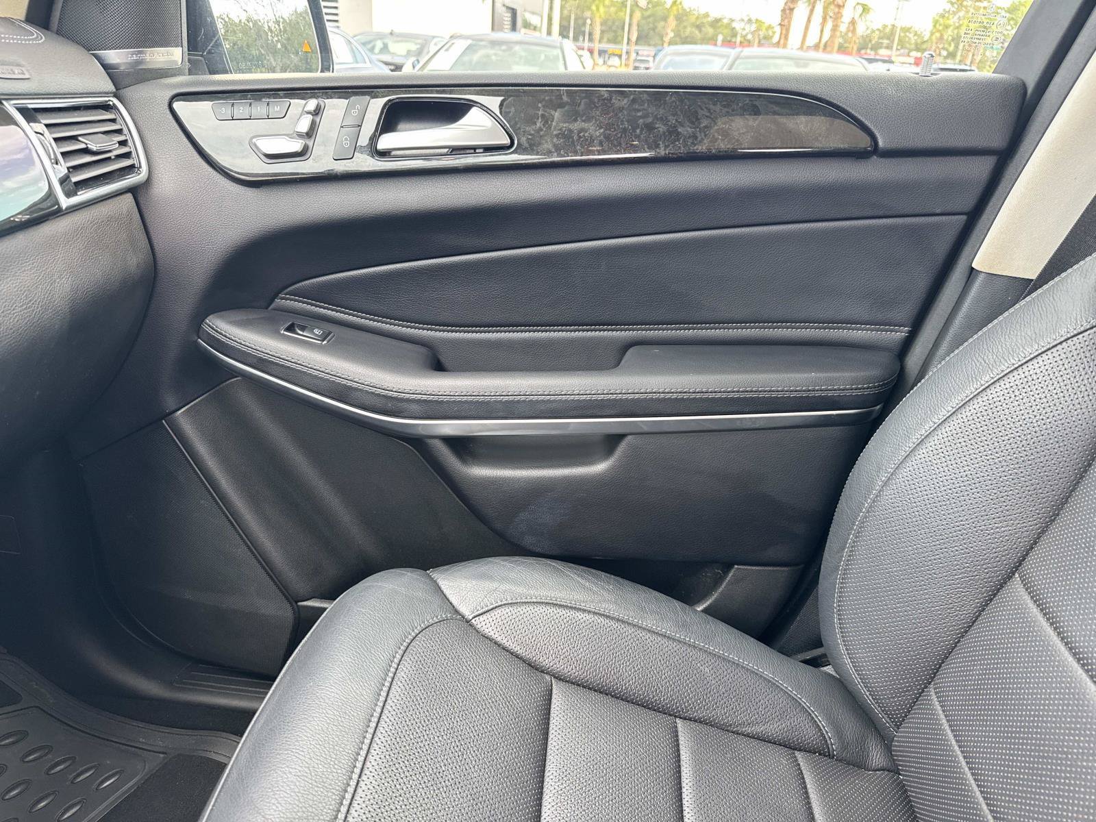 Used 2018 Mercedes-Benz GLS 550 4MATIC image 24