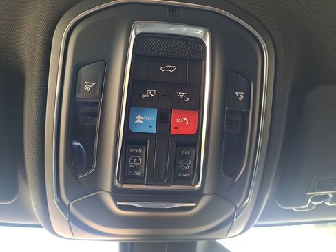 New 2025 Jeep Grand Cherokee Altitude image 25