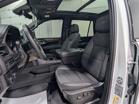 Used 2023 Chevrolet Tahoe High Country AWD/4WD image 16