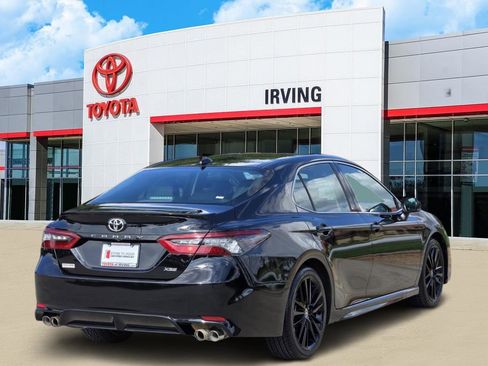 Used 2024 Toyota Camry XSE FWD image 4