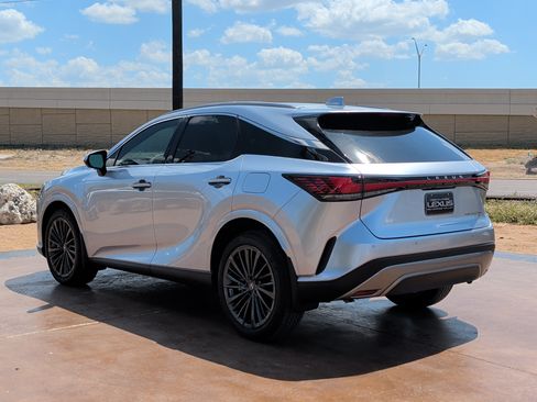 Used 2026 Lexus RX 450h AWD w/ Convenience Package image 4