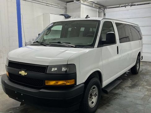 Used 2022 Chevrolet Express 3500 LS RWD image 6