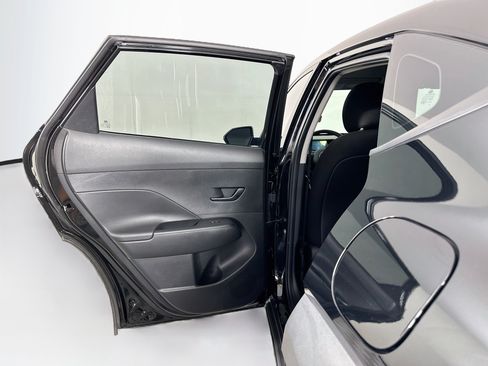 Used 2025 Hyundai Kona SE AWD/4WD image 25