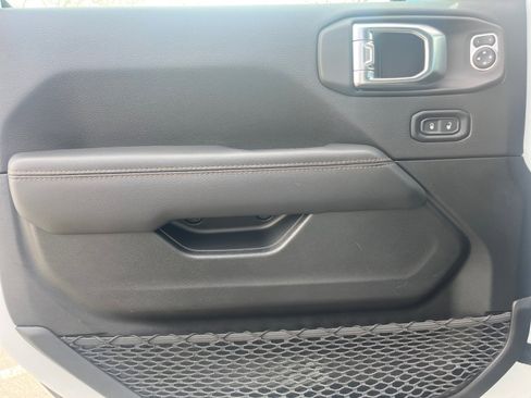 Used 2022 Jeep Wrangler Unlimited Rubicon w/ Xtreme Recon 35" Tire Package image 15