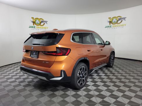 Certified 2025 BMW X1 xDrive28i w/ Technology Package image 7