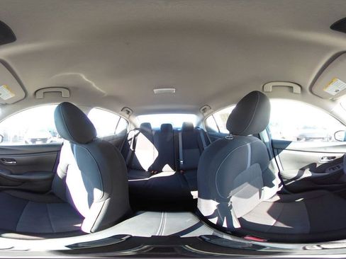 Used 2025 Nissan Sentra SV image 41