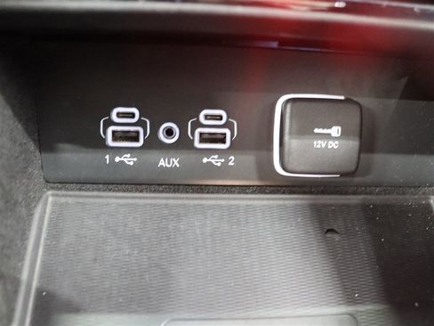 Used 2022 Jeep Grand Cherokee Overland w/ Luxury Tech Group IV image 30