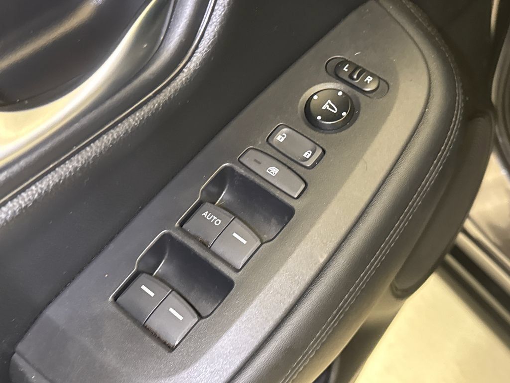Used 2024 Honda HR-V LX image 19