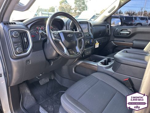 Used 2021 Chevrolet Silverado 1500 RST w/ Bed Protection Package image 9