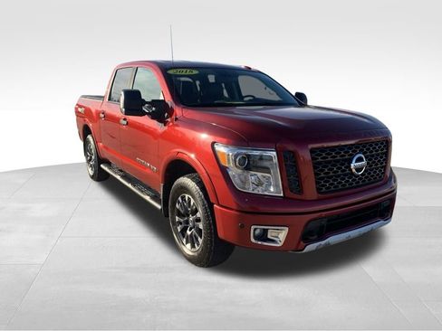 Used 2018 Nissan Titan PRO-4X image 10