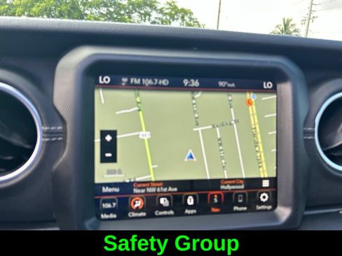 Used 2022 Jeep Wrangler Unlimited Sahara w/ Safety Group AWD/4WD image 15