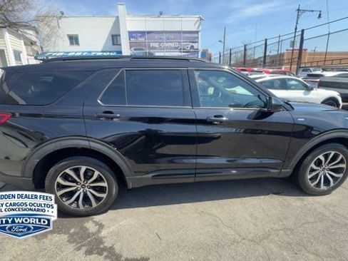 Certified 2023 Ford Explorer ST-Line AWD/4WD image 4