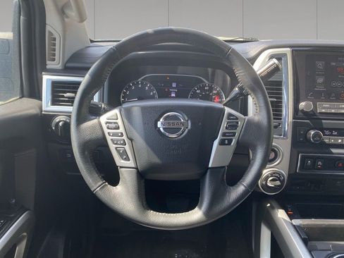 Used 2021 Nissan Titan SV w/ SV Convenience Package AWD/4WD image 13