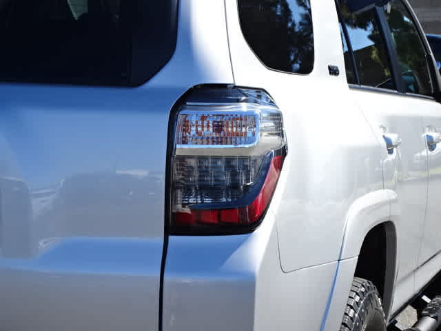 Used 2023 Toyota 4Runner SR5 Premium w/ Moonroof Package AWD/4WD image 12