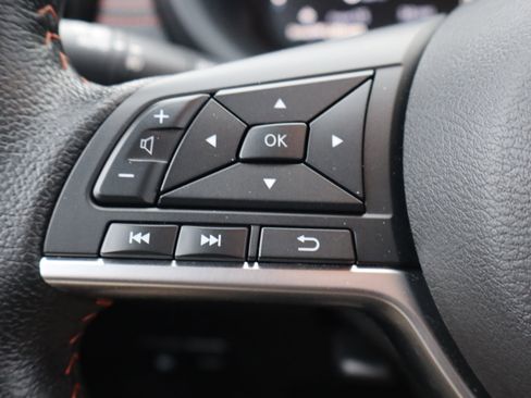 Used 2023 Nissan Kicks SR w/ SR Premium Package image 15