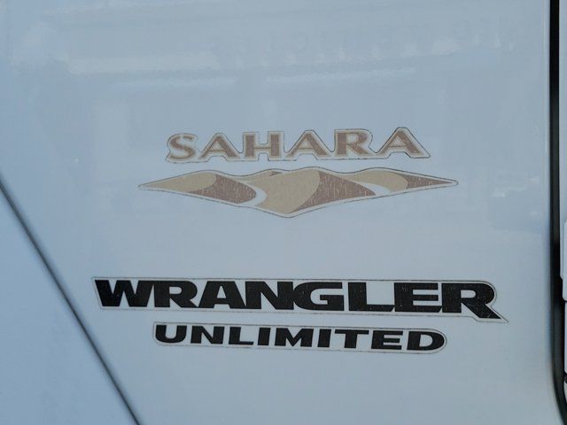 Used 2013 Jeep Wrangler Unlimited Sahara w/ Connectivity Group AWD/4WD image 8