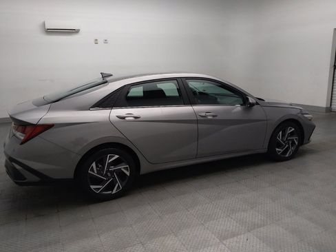Used 2025 Hyundai Elantra SEL FWD image 10