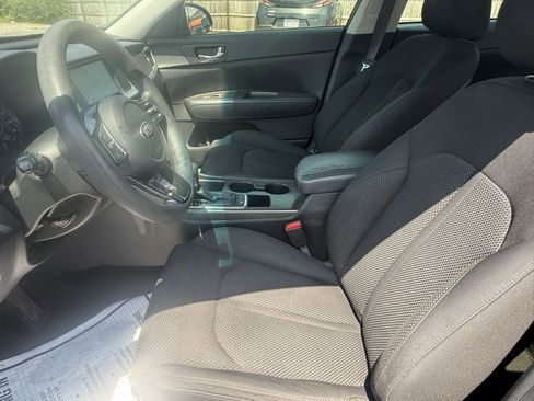 Used 2020 Kia Optima LX image 17