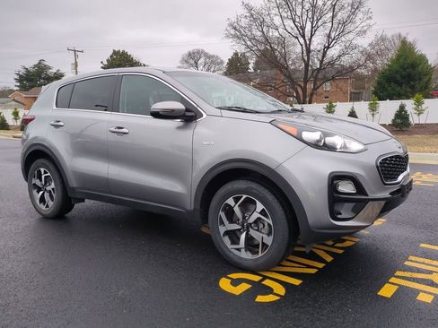 Used 2021 Kia Sportage LX w/ LX AWD Popular Package image 2