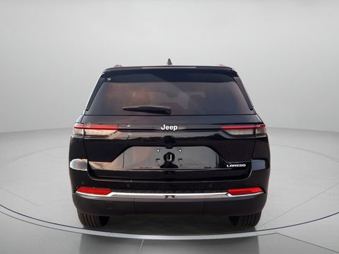 Used 2025 Jeep Grand Cherokee Laredo X image 4