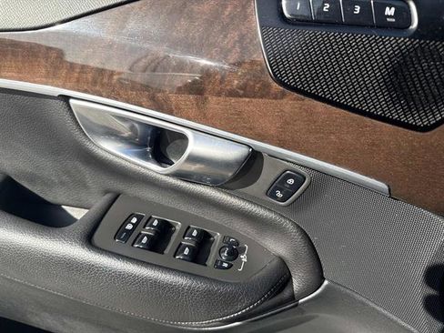 Used 2019 Volvo XC90 T6 Momentum w/ Advanced Package image 12