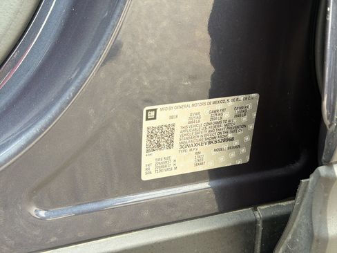 Used 2019 Chevrolet Equinox LT FWD image 37