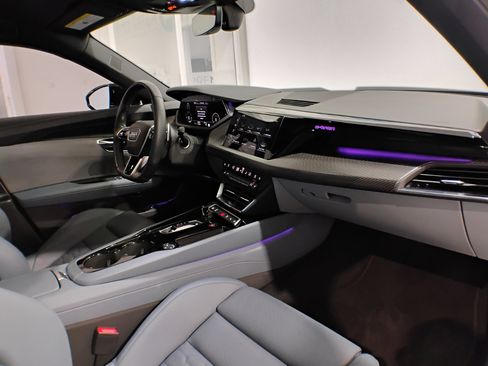 Used 2022 Audi e-tron GT Prestige w/ Prestige Package image 84