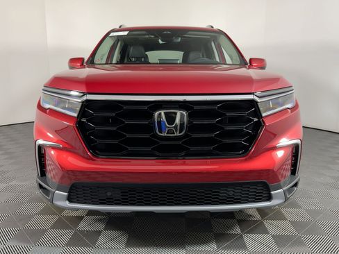 New 2025 Honda Pilot Touring image 5