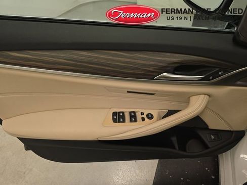 Certified 2023 BMW 530i w/ Premium Package image 4