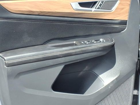 Used 2024 Volkswagen Atlas SE image 21