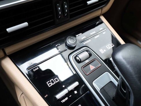 Used 2019 Porsche Cayenne AWD/4WD image 25