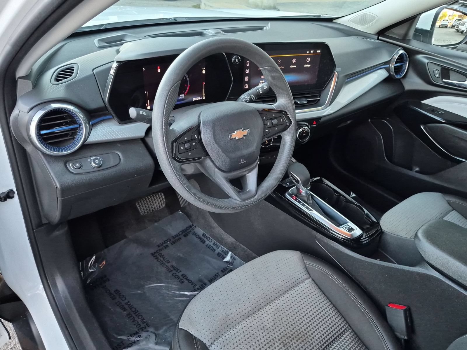 Used 2024 Chevrolet Trax LT FWD image 12