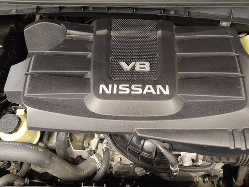 Used 2019 Nissan Titan SV w/ SV Convenience Package RWD image 30