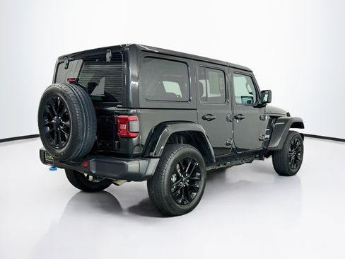 Used 2024 Jeep Wrangler Unlimited Sahara AWD/4WD image 9