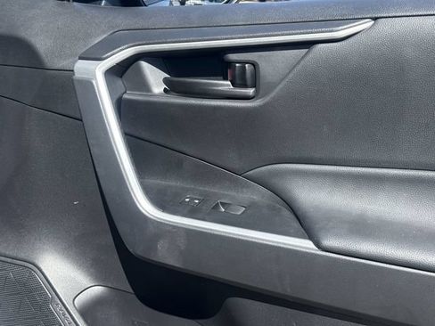 Used 2023 Toyota RAV4 LE AWD/4WD image 28