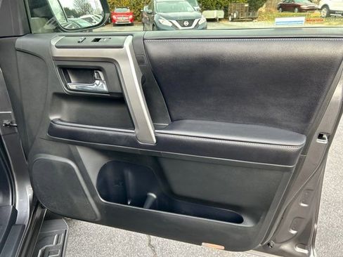 Used 2018 Toyota 4Runner SR5 Premium image 21