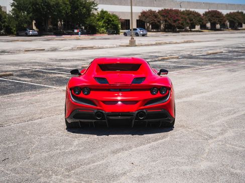 Used 2021 Ferrari F8 Tributo RWD image 26
