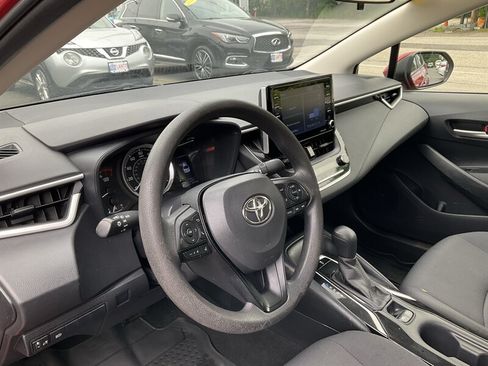 Used 2021 Toyota Corolla LE FWD image 17