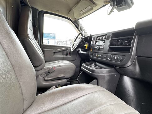 Used 2019 Chevrolet Express 2500 w/ Driver Convenience Package image 9