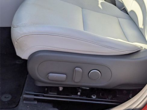 Used 2024 Hyundai Kona Limited FWD image 11