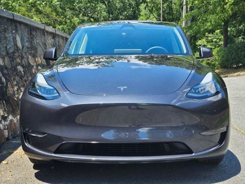 Used 2024 Tesla Model Y Long Range AWD/4WD image 6