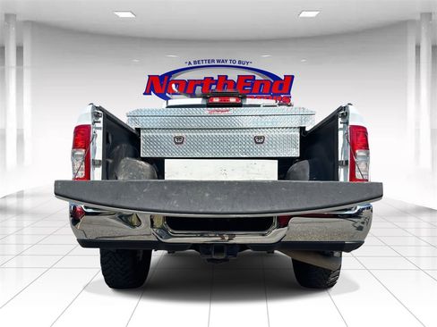Used 2022 RAM 2500 Tradesman w/ Chrome Appearance Group image 2