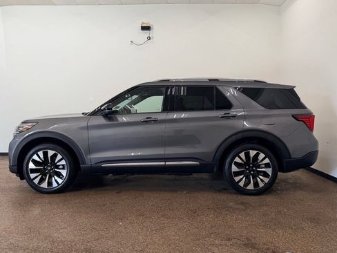 Used 2025 Ford Explorer Platinum w/ LUX Leather Package AWD/4WD image 2