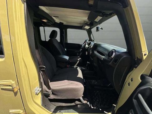 Used 2013 Jeep Wrangler Unlimited Sport image 42