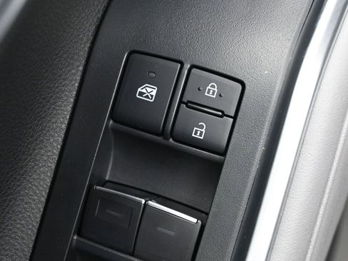 Used 2022 Toyota Highlander Limited image 13