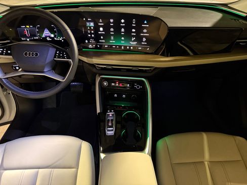 Certified 2025 Audi Q5 Premium w/ Convenience Package image 29