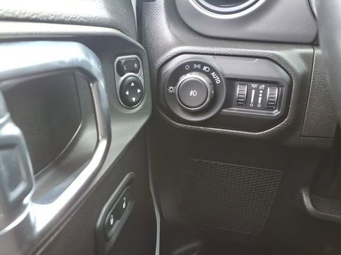 Used 2022 Jeep Wrangler Unlimited Sport AWD/4WD image 29