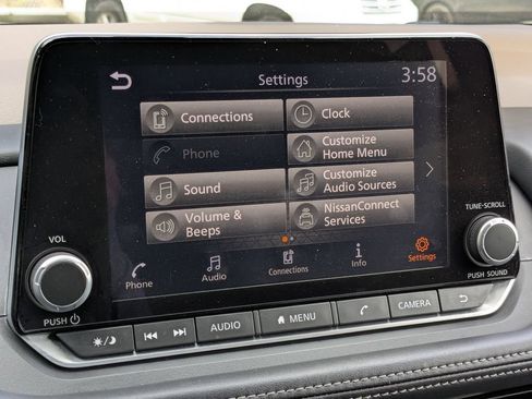 Used 2023 Nissan Rogue SV FWD image 19